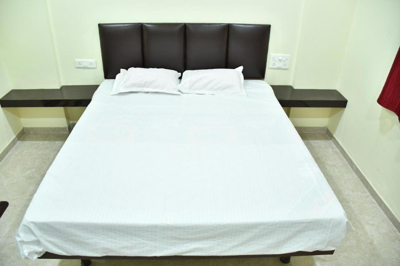 Hotel Kalika Residency - Akkalkot Akalkot Eksteriør bilde